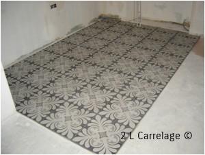Pose sol de cuisine carreaux ciment. Pose d'un sol de cuisine en carreaux de ciment.